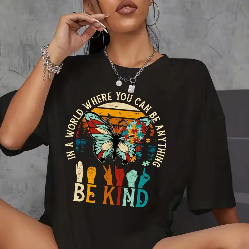 Letter T-shirt with butterfly print