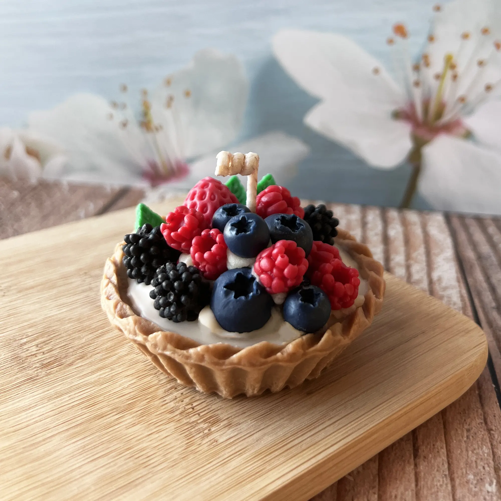 Lumiine Mixed Berries Candle Dessert Candle Soy Wax Berries Tart Candle Handmade Unique Gift Home Decor Food Candle Fruity Candle Gift for Her