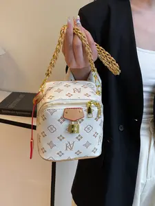 Elegant Women's Box Bag, Lightweight Crossbody Design, Modern Style Handbag, Trendy and Versatile, Perfect for Daily Use