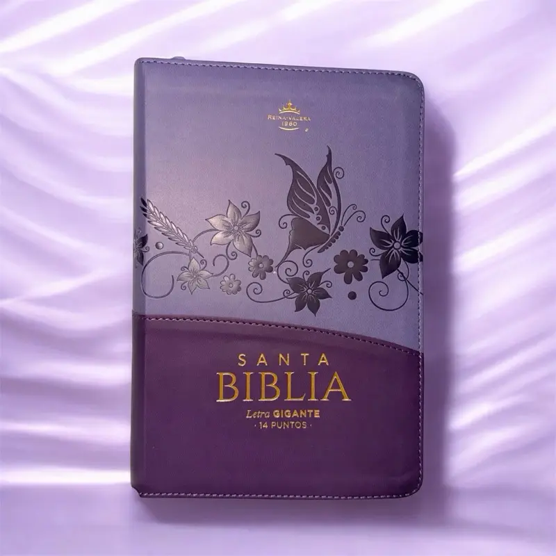 Biblia letra gigante 14 puntos imitación piel alta calidad incluye con cierre,índice y canto dorado  Color lila/lila com flores