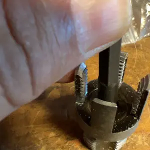 1/2'' 3/4'' PVC Pipe Thread Cutting Tool Integrated Internal & External Pipe Threading Tool Upgrade Pipe Thread Cutting Tool for Plumbing DIY Repairs-YY