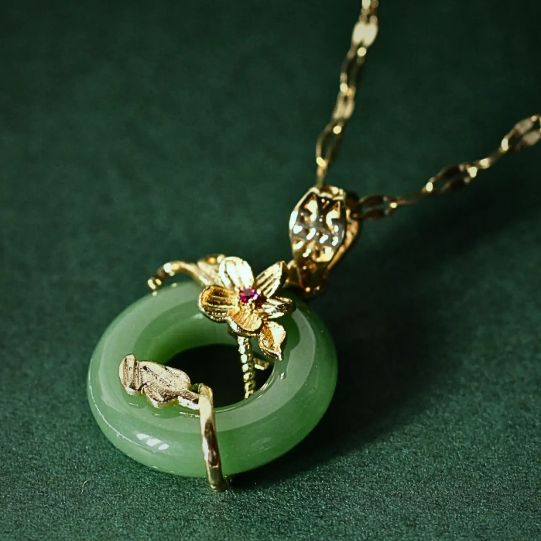 Luxury Green Jade Pendant Necklace, Elegant Floral Ring Design Women's Jewelry