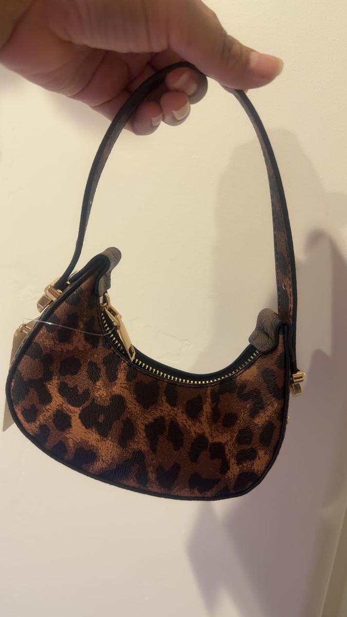 Item: LEOPARD, NS