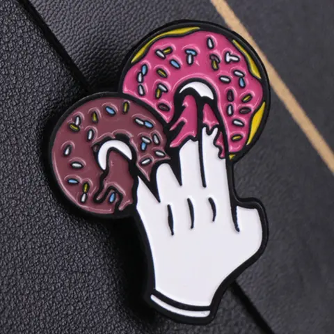 Donut Design Brooch, Cute Cartoon Design Brooch, Fashion Accessories for Women & Men, Trendy All-match & Exquisite Brooch Clip for Birthday Gift, Alloy Brooch Pin
