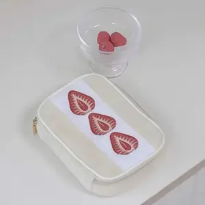 Strawberry Sandwich Plush Pencil Case for Women, Cute Sweet Storage Bag, Travel Pouch, Multifunctional Cosmetic Organizer, Large Capacity, Portable Travel Use