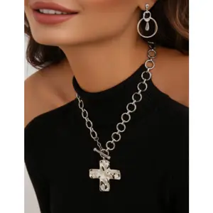 Bohemian Baroque Choker Necklaces, Alloy Chain with Geometric Star-Moon-Circle Pendant, Unisex Costume Jewelry, Elegant Light-Luxury Women’s Gift, Party-Ready Accessory for Everyday Wear