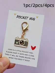 Adorable Camera Pocket Hug Keychain, Mini Portable Gift for Friends & Long-Distance Lovers, Includes Card, Cute Cartoon Design