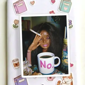 Burnt Out Doll Magnetic Phone Grip – Funny Exhausted Doll Phone Holder, Coffee and Cigarette Aesthetic, Chaotic Girl Gift, Tired Reader Accessory