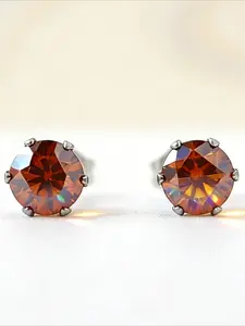 1pair 0.5 Carat Stainless Steel Six-Claw Crown Red Round Synthetic Moissanite Stud Earrings, Classic Romantic Small and Exquisite Gifts, A Birthday Gift for A Good Friend