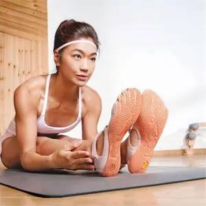 Women Non-slip Five Finger Split Toe Shoes Comfortable Yoga Fitness Training Sneakers for Yoga Pilates Workout Training