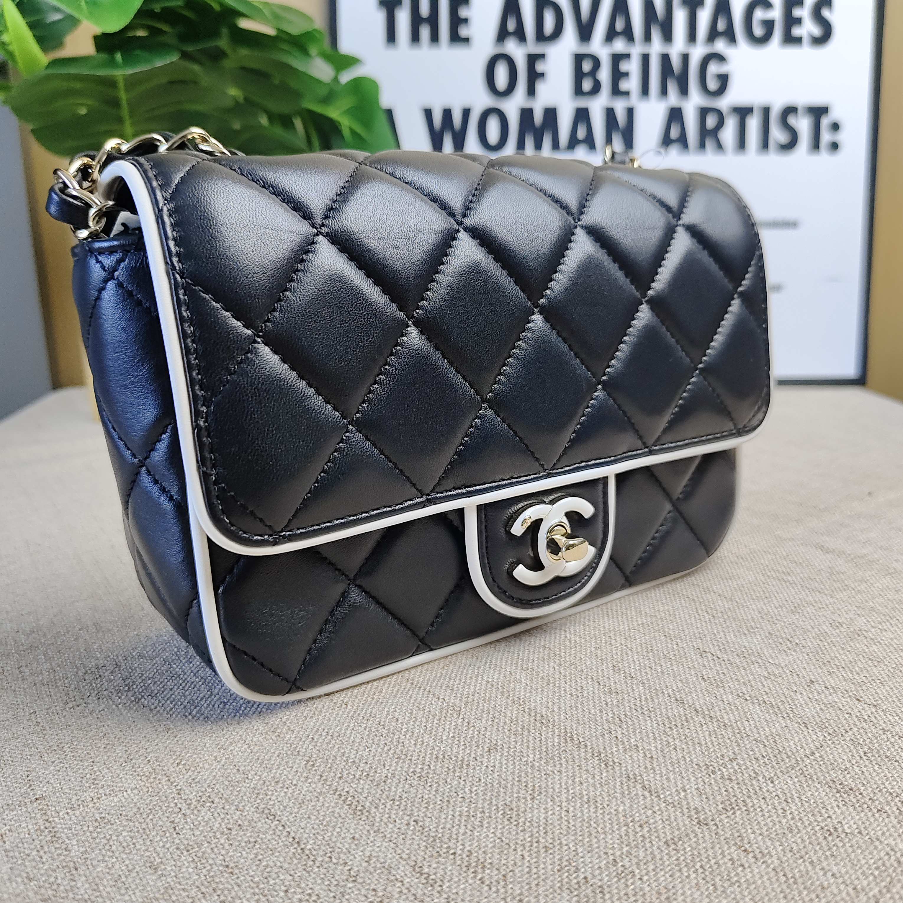 Pre-owned CHANEL Black White Trim Classic Flap