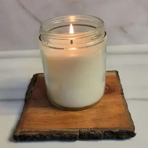 Storyteller Soy Candle – Warm Vanilla & Sandalwood | Cozy & Nostalgic Scent