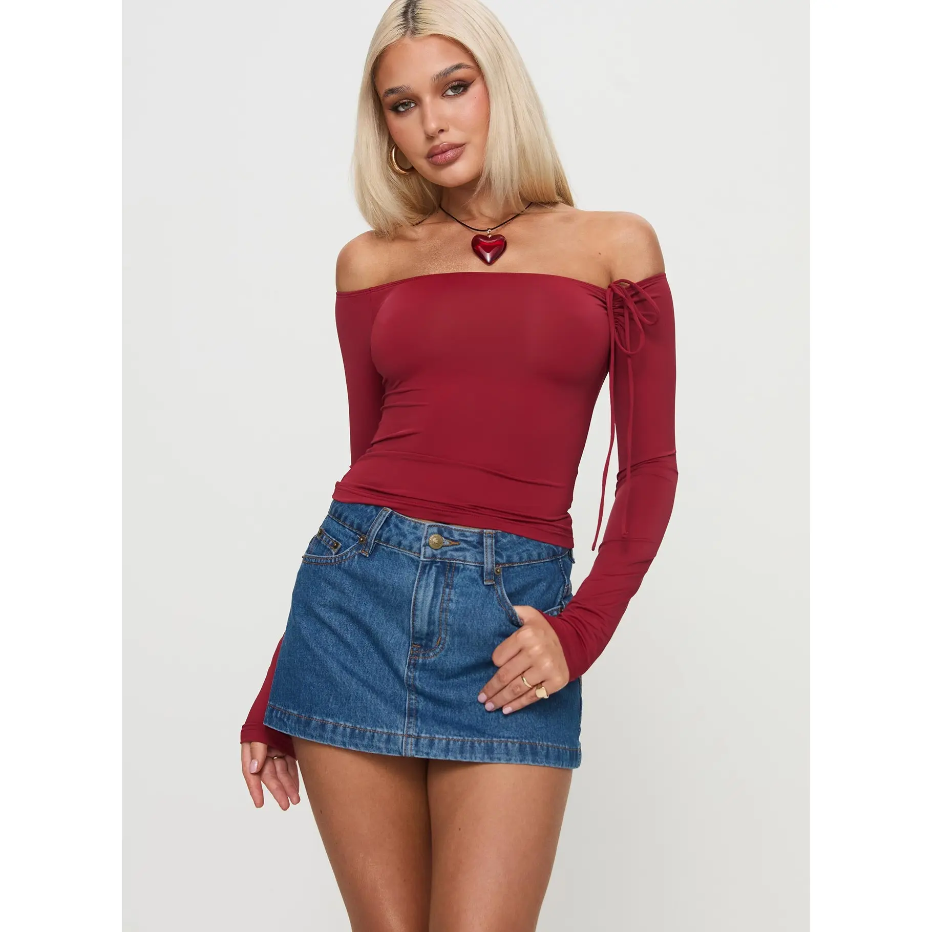 Nicolina Low Rise Denim Mini Skirt Light Wash Petite