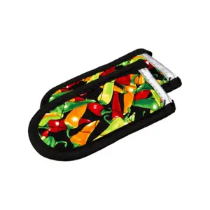 Lodge Mfg 2HHMC2 Multi Color Chili Pepper Print Cloth Handle Holder Set- 2 Pack