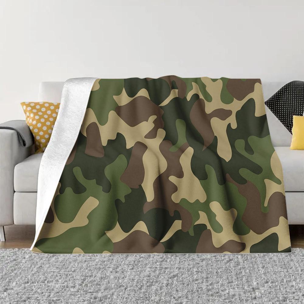 Classic Camouflage Throw Blanket - Military Green Camo Print Flannel Blanket, Cozy Soft Blanket for Hunting Outdoor Lovers
