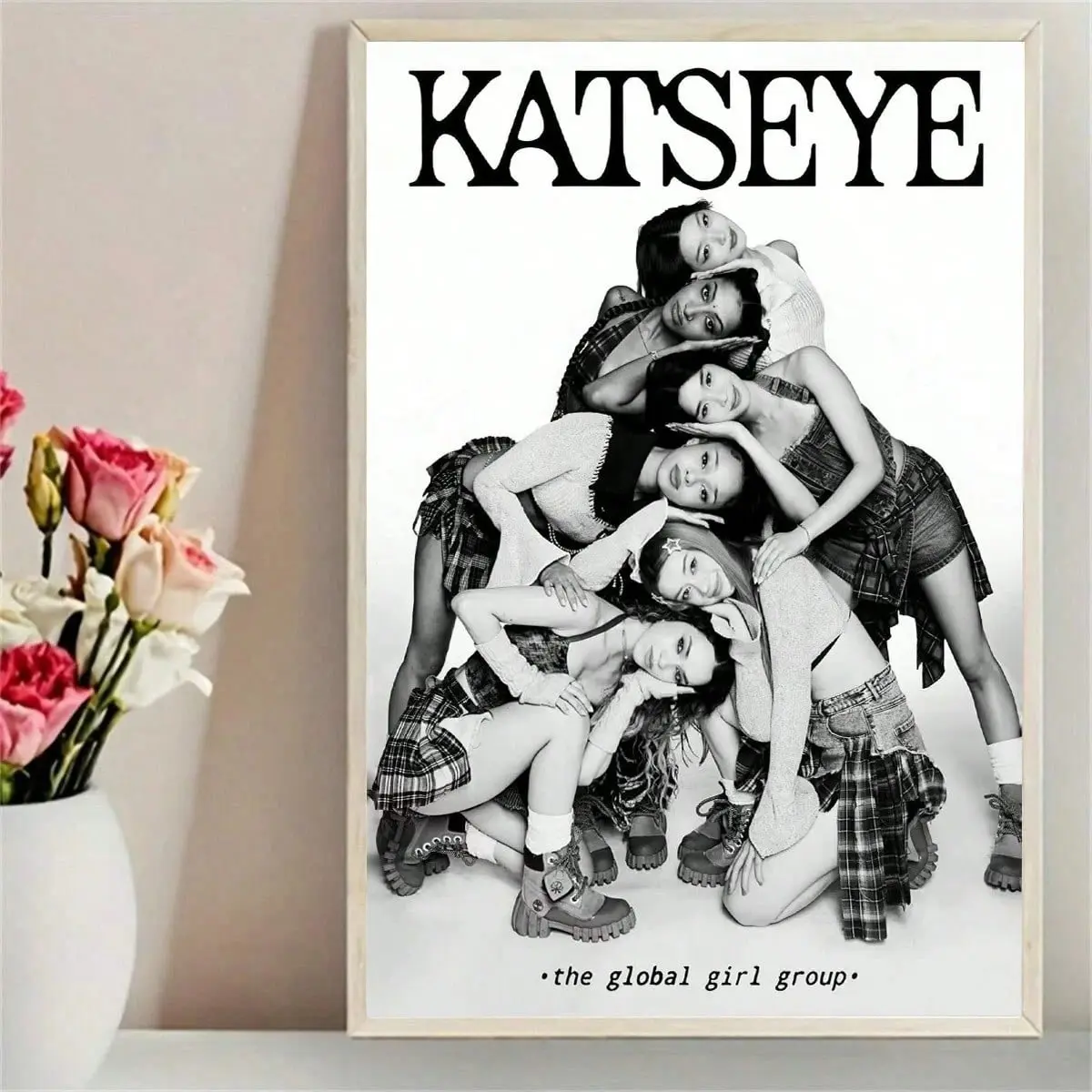 Frameless Katseye Girl Group Canvas Poster, Minimalist K Design, Portrait Art, Modern Wall Decor for Bedroom Living Room Office, Modern Home Decor