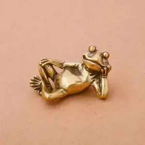 Mini Frog Design Brass Ornament Statue, Cute Animal Design Decoration, Desktop Decoration for Home Office, Birthday Gift for Friend & Colleague