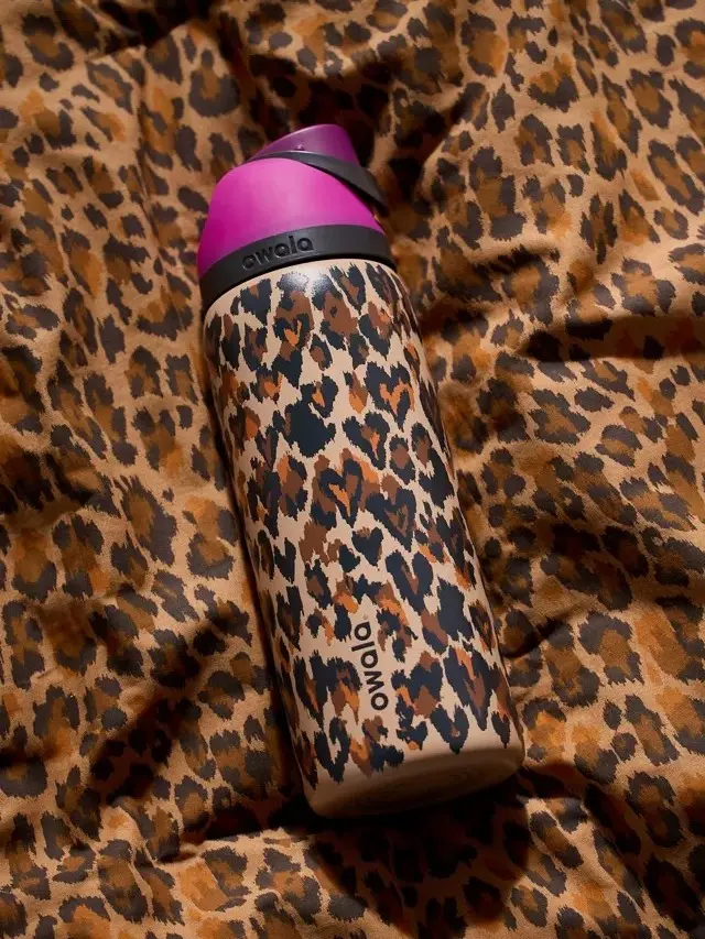 NEW Owala "Wild At Heart" 32oz Free Sip Limited Edition UO Cheetah Leopard Print