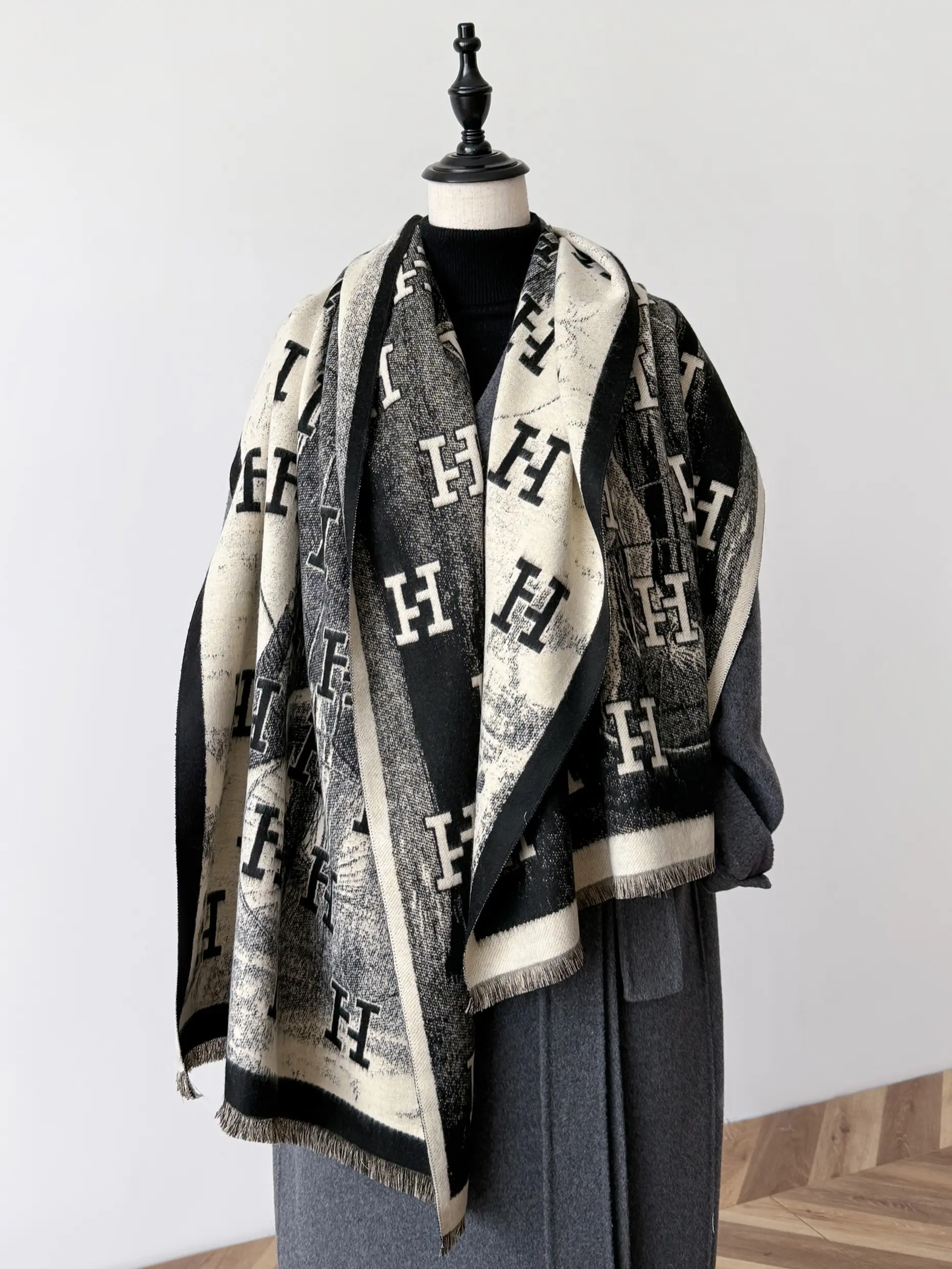 Women's Elegant Fall Winter Scarf, Fashion Print Fringe Shawl, Soft Thick Fabric, Fitted Style, Warm Comfortable Holiday Gift