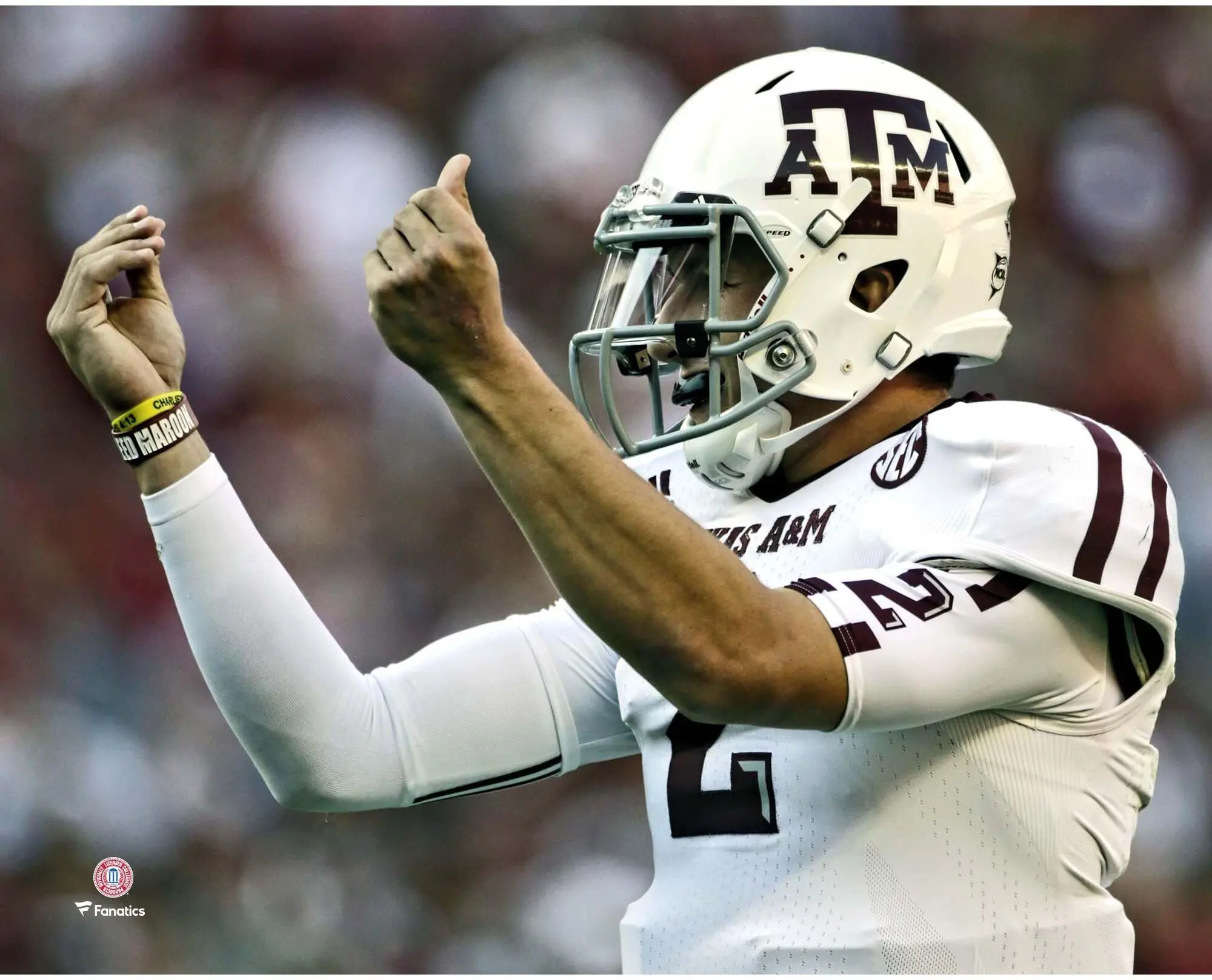Johnny Manziel Texas A&M Unsigned Touchdown "Money" Celebration Photograph - College Memorabilia