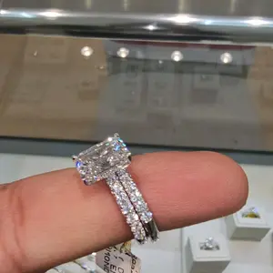 EMERALD CUT LGD ENGAGEMENT RING