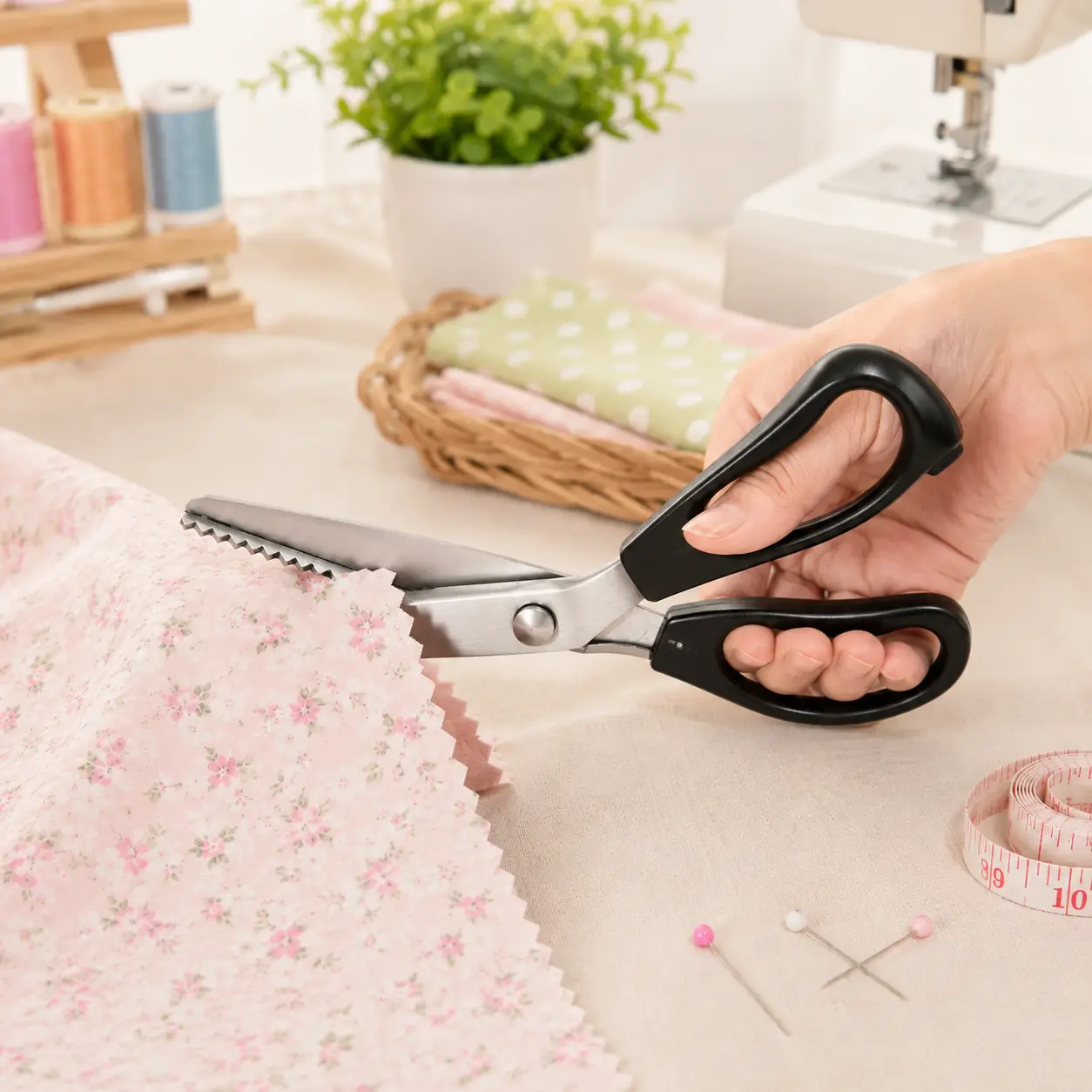 9.1-Inch Stainless Steel Zigzag Pinking Shears with Serrated Teeth, Durable Sharp Fabric Scissors for Sewing, DIY Textiles, Zigzag Edge Cut Tasks (Sewing Supplies Category)