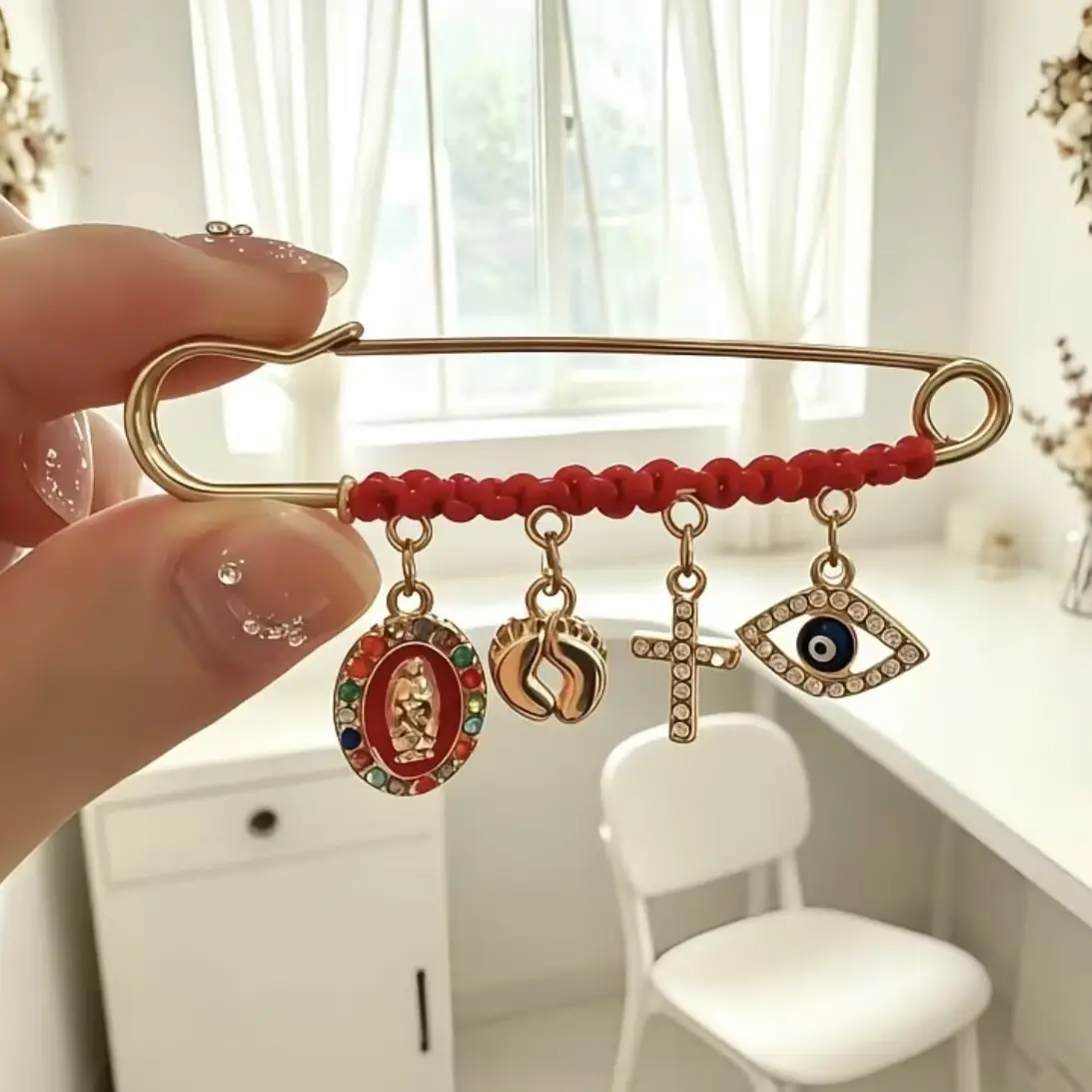 New protective brooches, suitable as religious charms for pregnant women and babies, pregnancy-safe brooches – featuring the Virgin Mary, crosses, and evil eye belly pin ornaments