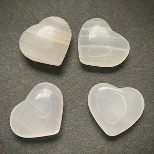 Mangano calcite hearts UV
