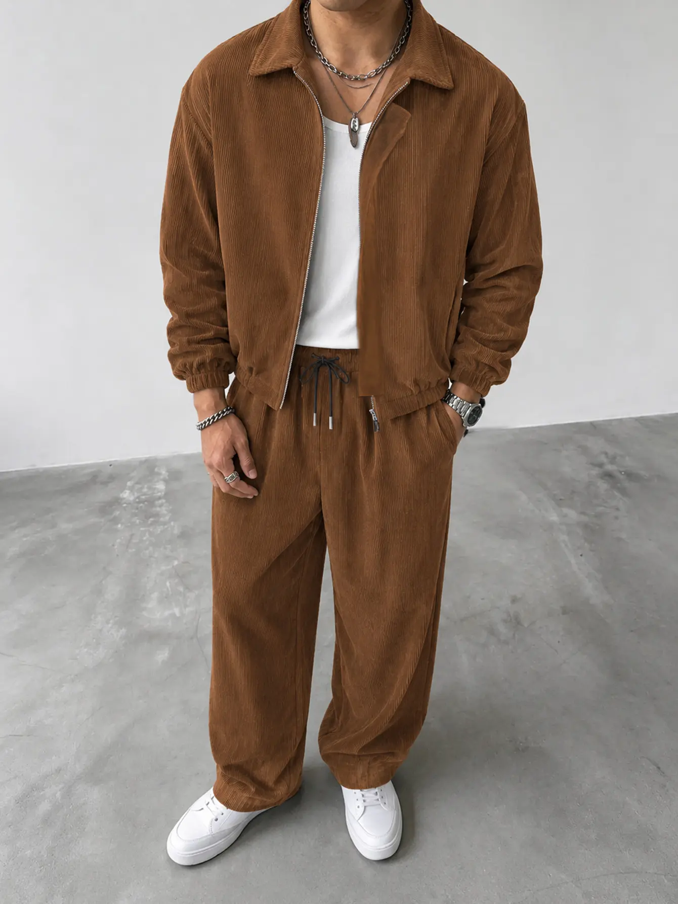 Men’s American vintage-style caramel-colored set: corduroy jacket + straight-leg pants, a versatile two-piece for everyday wear and casual social occasions; fashionable and practical.