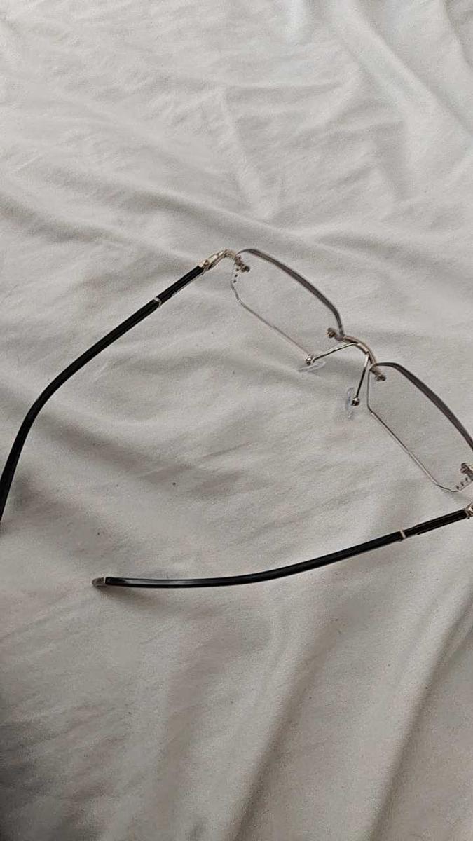 Item: rimless glasses