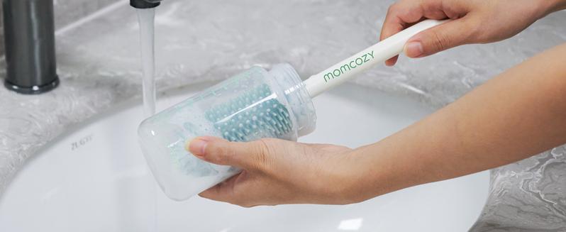 Momcozy 22oz Portable Breast Milk Cooler for Outdoor, 360°Total Cooling for 24Hours, Larger Capacity Travel Breastmilk Chiller with 2pcs Baby Bottles for Breastmilk Storage, Breastfeeding Essentials Momcozy 22oz Portable Breast Milk Cooler for Outdoor, 360°Total Cooling for 24Hours, Larger Capacity Travel Breastmilk Chiller with 2pcs Baby Bottles for Breastmilk Storage, Breastfeeding Essentials