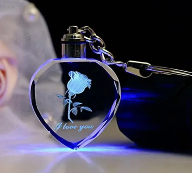 Heart-shaped Keychain With Crystal LED Light Unisex Artificial White Crystal Pendant Classic Rose Design 3.0*3.0*1.2cm Individually Packed jewelry valentine