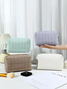 Elegant Portable Makeup Bag, Classic Material, Matte Finish, Zippered Travel Cosmetic Case, Lightweight Toiletry Pouch, Essential Gift for Women