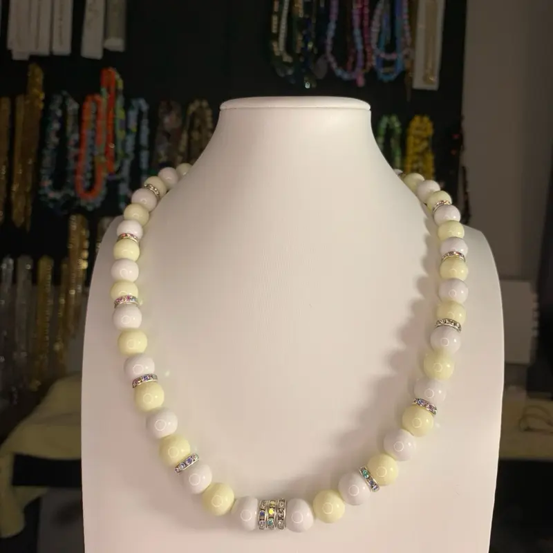 White Collar with Silver Separators