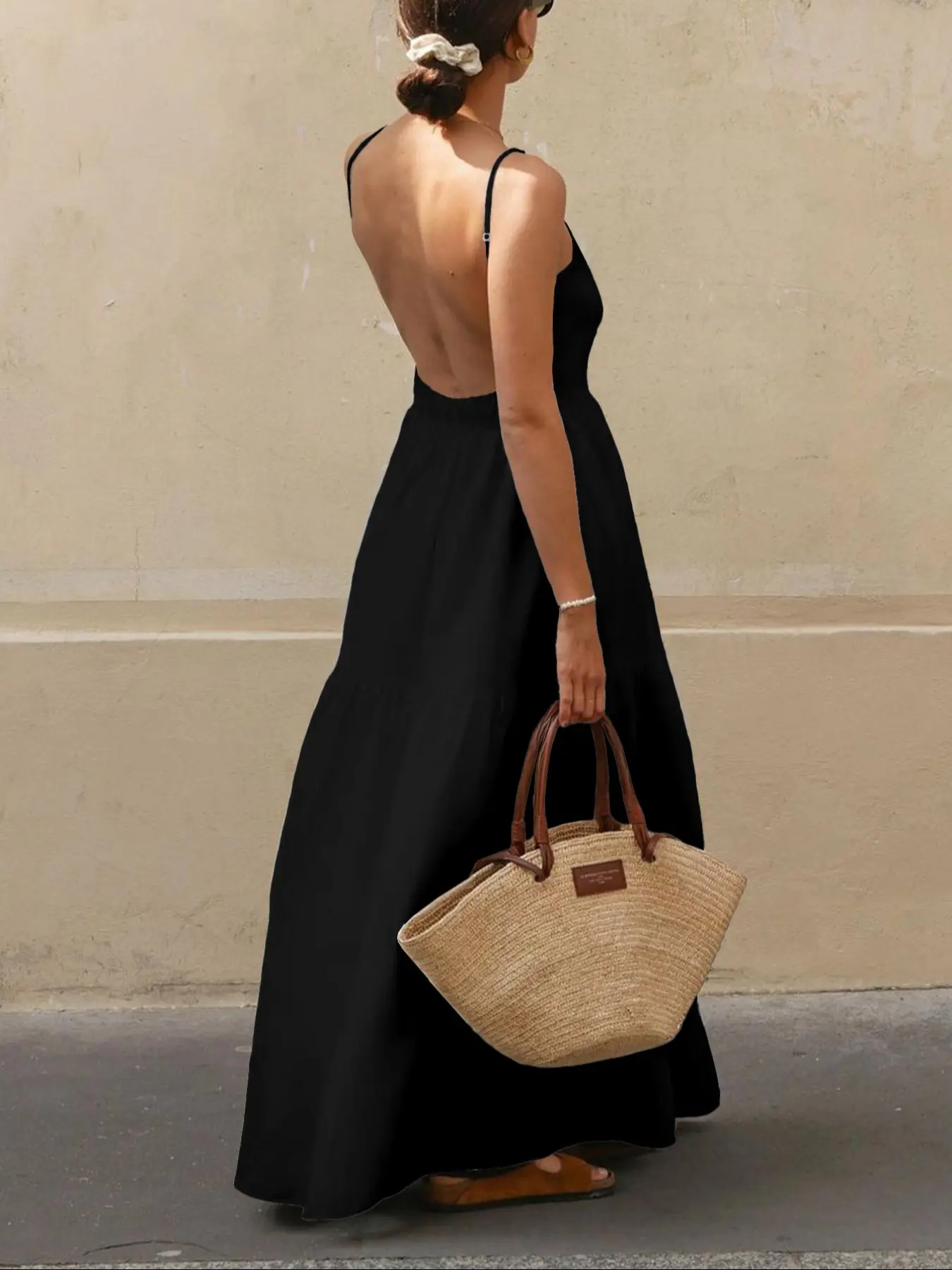 Minimalist Women's Black Backless Maxi Dress Spaghetti Strap Sleeveless  Summer Casual Flowy Beach Vacation Outfit Flowy Lightweight Elegant Resort  Wear Minimal Chic Boho Style - TikTok Shop