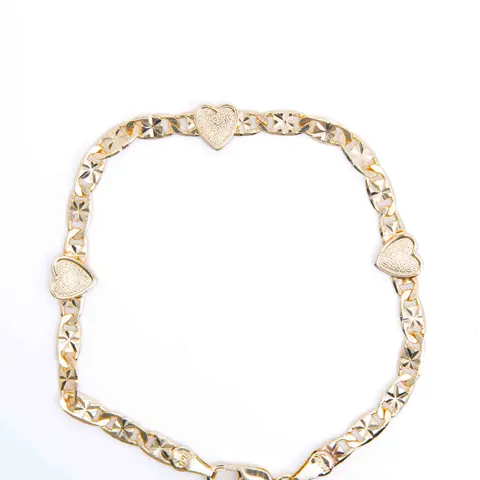 Women's Gold-Plated Heart Shaped Bracelet - 7.5 in Costume Jewelry, Elegant Casual Daily Accessory, Gold Aesthetic Female Bracelet with Choking Hazard Small Parts