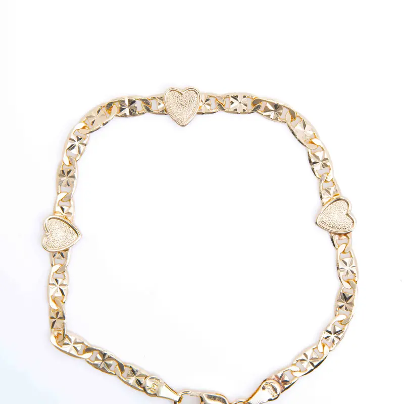 Women's Gold-Plated Heart Shaped Bracelet - 7.5 in Costume Jewelry, Elegant Casual Daily Accessory, Gold Aesthetic Female Bracelet with Choking Hazard Small Parts