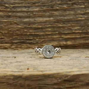 Delicate Ring - Pretty Hunter