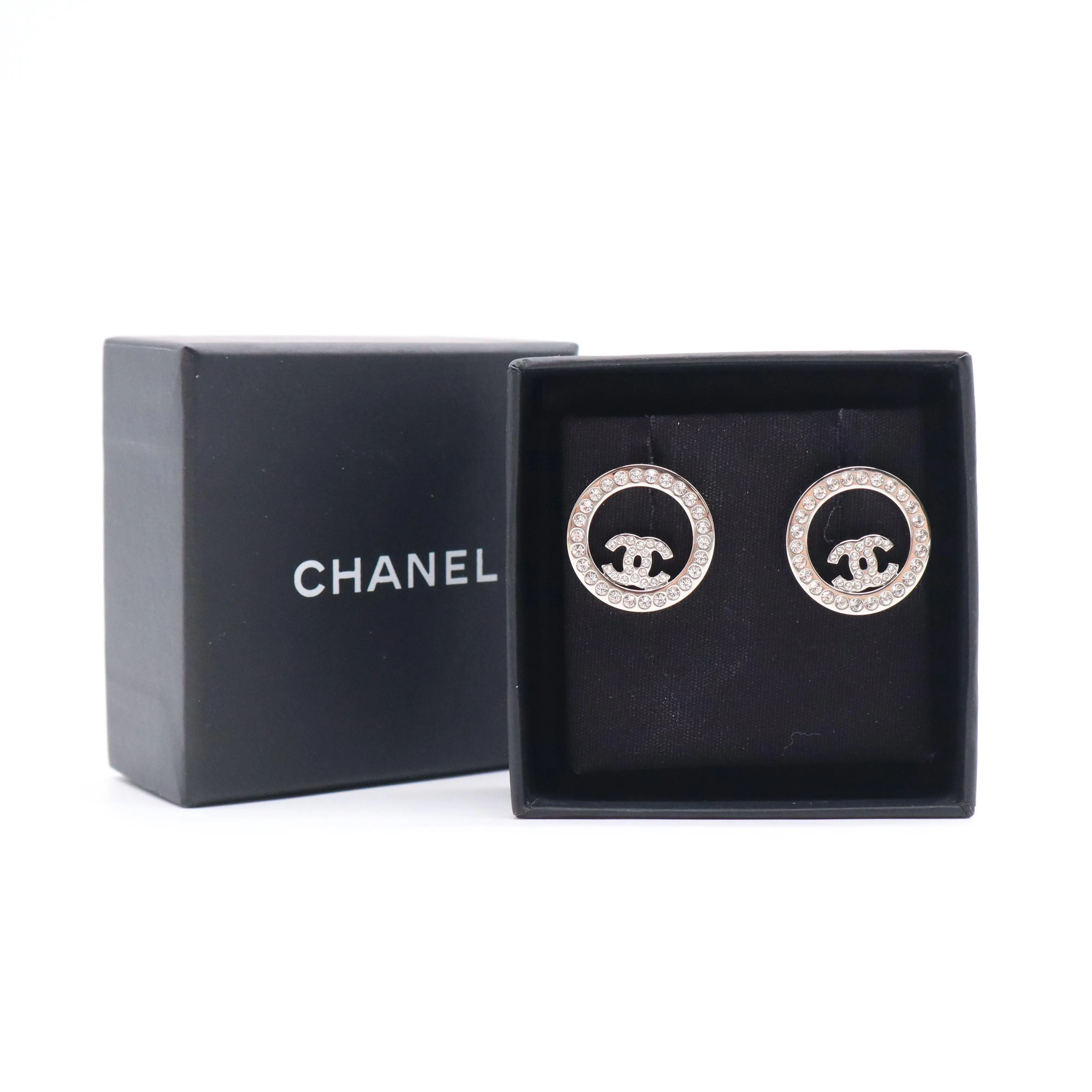Pre-owned CC Crystal Circle Stud Earrings W21211