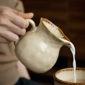 Vintage Design Ceramic Milk Jug, Coffee Latte Milk Pitcher, Handle Spout Cup, Steak Sauce Bottle, Suitable for Milk, Cold Hot Sauces