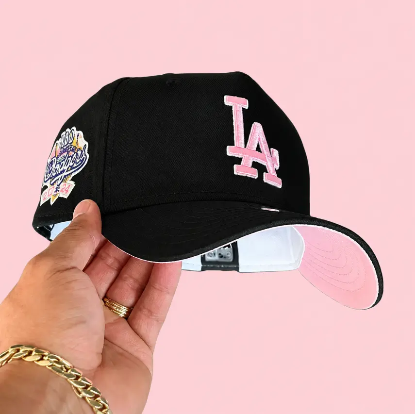 Black Los Angeles Dodgers 9FORTY Snapback Hat, Pink Embroidered LA Logo & Pink Undervisor, MLB World Series Side Patch Cap, Limited Edition 2026 Urban Streetwear Gorra premium, moda urbana para hombres y mujeres