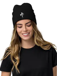 A casual knit beanie for autumn and winter, adjustable and designed to fit larger head sizes. Perfect for outdoor adventures and cold-weather sports during the chilly season.