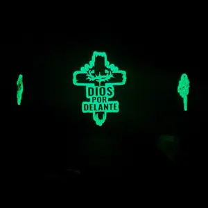 CRUZ DIOS POR DELANTE HAT GLOW