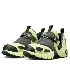 Jordan Trunner LX Luminous Green (Women's) HQ2164-302 New