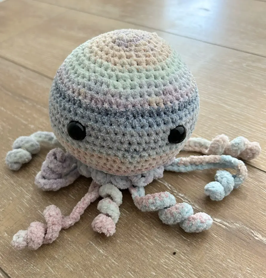 Chenille Yarn Crochet Springy Tentacles Jellyfish Plush Cushion - Small Lovable Soft Stuffed Toy, Mini Jiggly Household Textile Accessory for Whimsical Home Decor