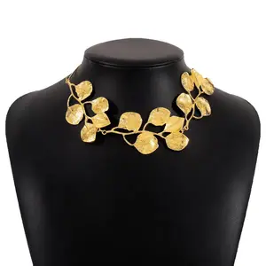 【PANG Jewelry】Creative and Personalized Leaf-Style Necklace with an Elegant Temperament, a Vintage and Niche Leaf-Shaped Exaggerated and Personalized Collarbone Chain.