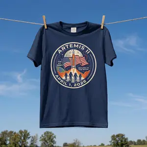 Artemis II Mission Shirt, Return to the Moon 2026 Tee, Retro Astronaut Graphic T-Shirt, Astronomy Lover Gift Unisex T-shirt