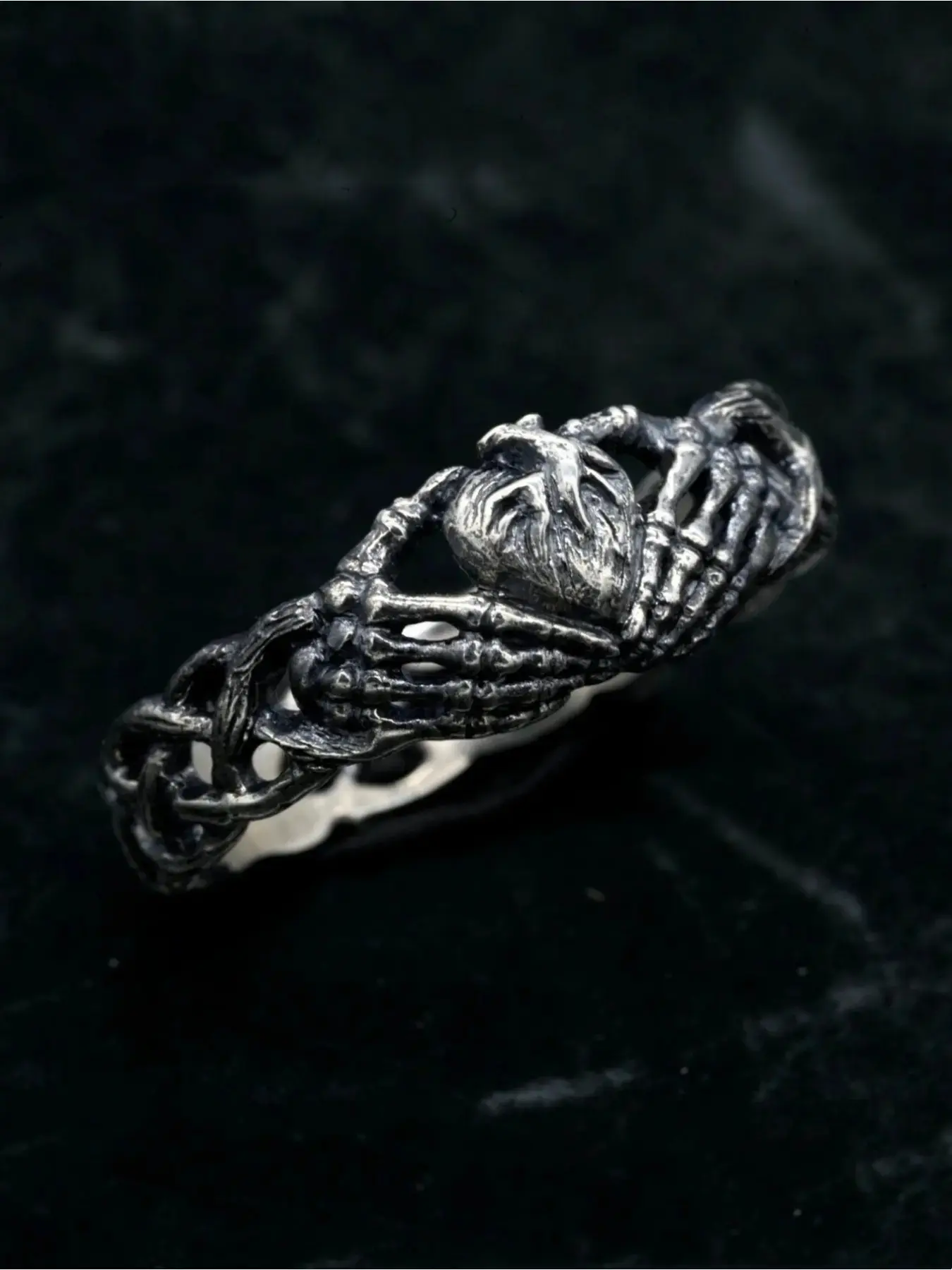 Punk Viking Black Skeleton Hand Ring for Men Women Dark Gothic Punk Style Ring Wedding Engagement Promise Ring Couple Valentine's Day Halloween Jewelry Gift Dark Aesthetic Rings