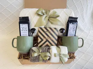Christmas Gift Box for Her Holiday, Date Night Gift Box for Couples, Gift Basket for Christmas, Best Friend Gift, Housewarming Gift Set, Engagement Gift Basket, Anniversary, Friends, Parents, Gift Basket for Couples | Trendy Gift Box
