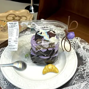 Cake Squishy - Chocolate Blueberry Cake